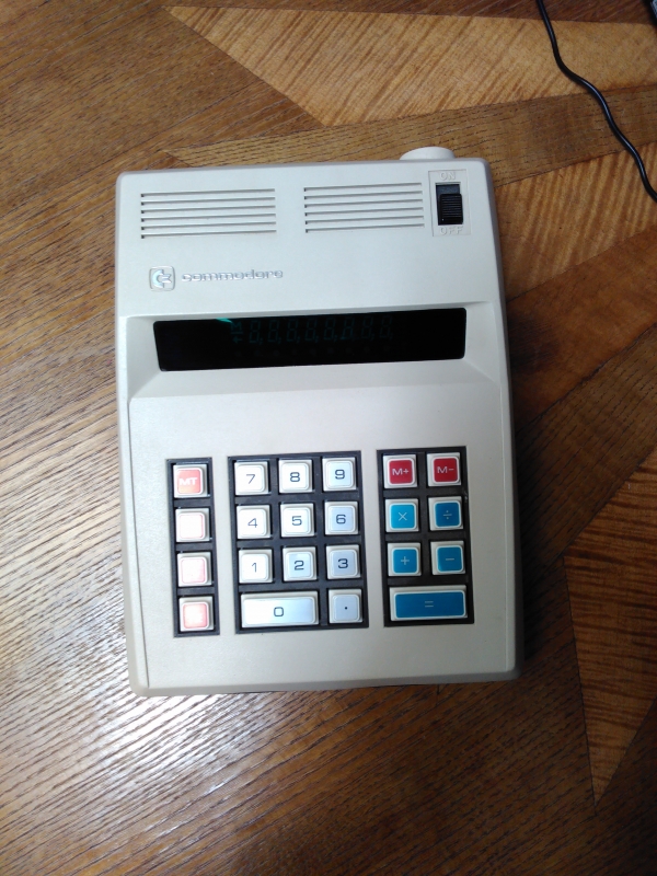 Desktop Memory Electronic Calculator Commodore US*5M (1973) Desktop Memory Electronic Calculator Commodore US*5M (1973)