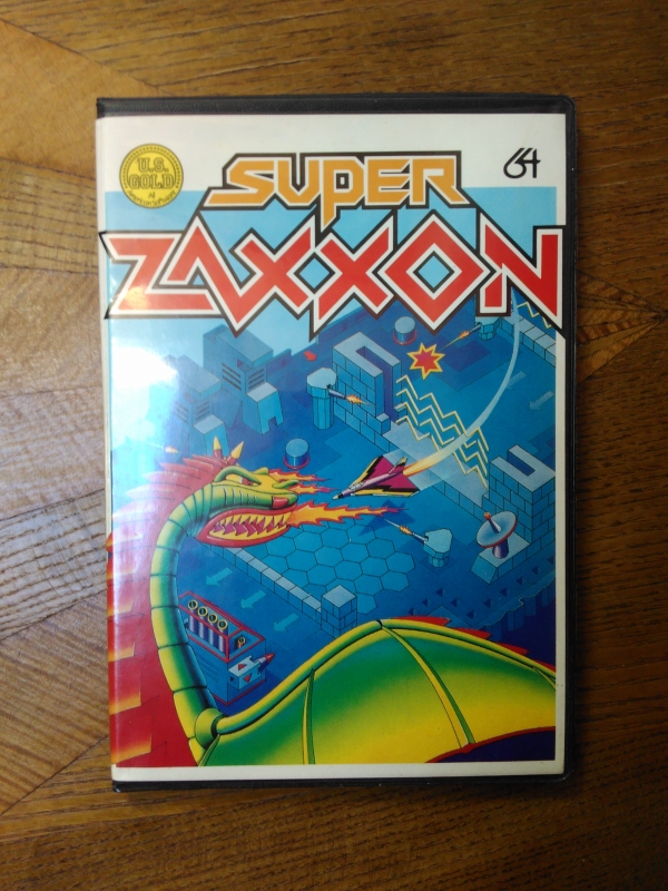 Super Zaxxon en version disquette US Gold (1984) pour Commodore 64 Super Zaxxon en version disquette US Gold (1984) pour Commodore 64